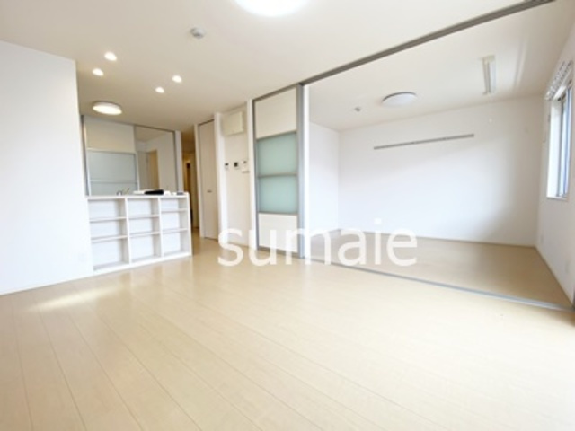 ブライト　Aの居間・リビング|13帖超のLDKです！