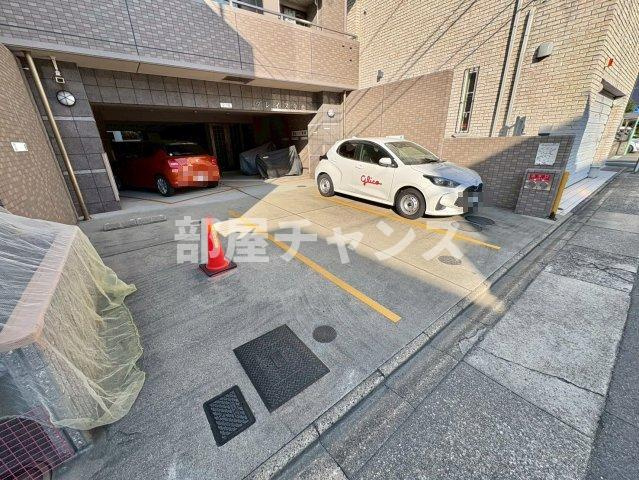 グレイス今池の駐車場