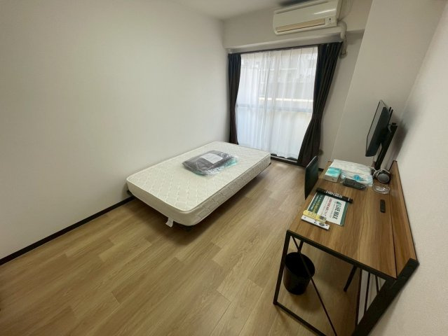 インペリアル靭本町の洋室