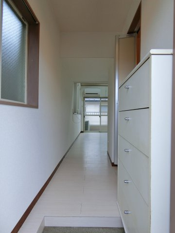 【玄関】 | サンアマノ小平 | 玄関入るとこんな感じ。