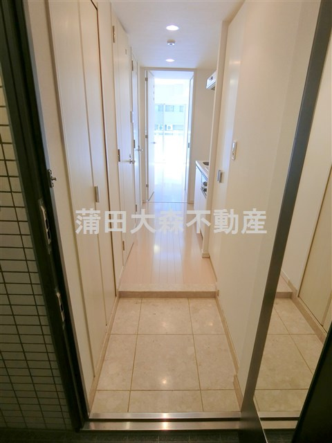 ドゥーエ蒲田の玄関