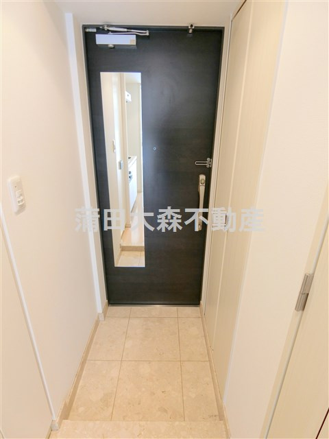 ドゥーエ蒲田の玄関