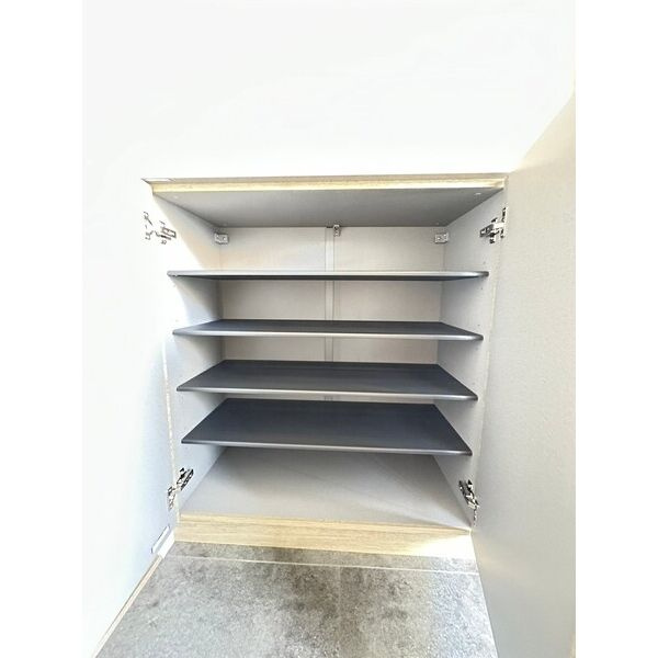 プルミエールK　岡崎市福岡町の収納