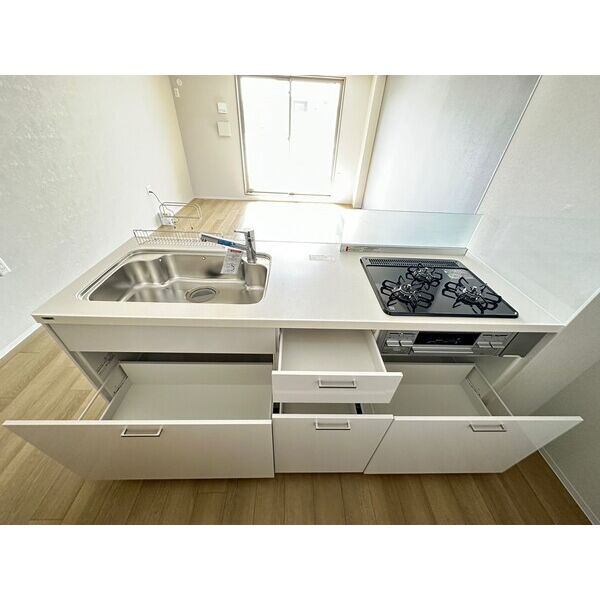 プルミエールK　岡崎市福岡町のキッチン