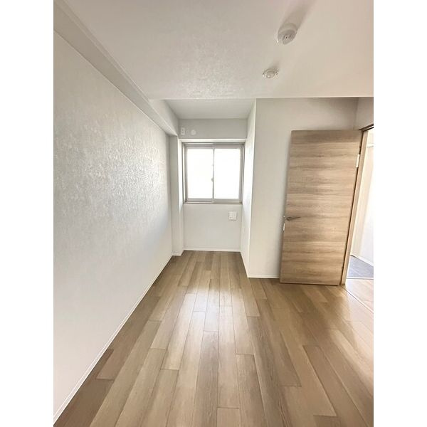 プルミエールK　岡崎市福岡町の洋室