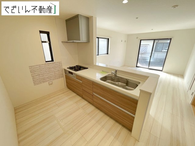 【キッチン】 | 行田市門井町3丁目　中古住宅   | 現地(2026年2月撮影)