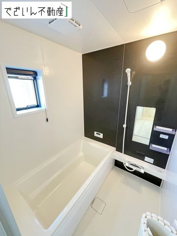 【浴室】 | 行田市門井町3丁目　中古住宅   | 現地(2026年2月撮影)