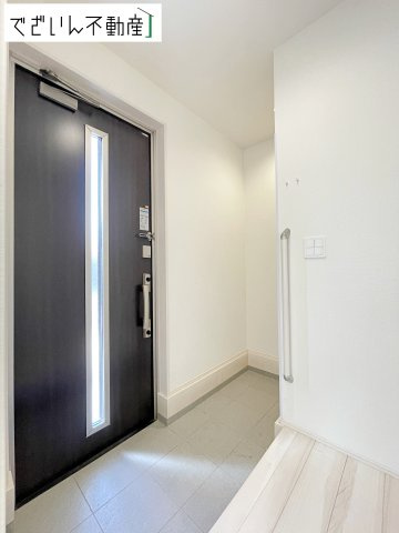 【玄関】 | 行田市門井町3丁目　中古住宅   | 現地(2026年2月撮影)