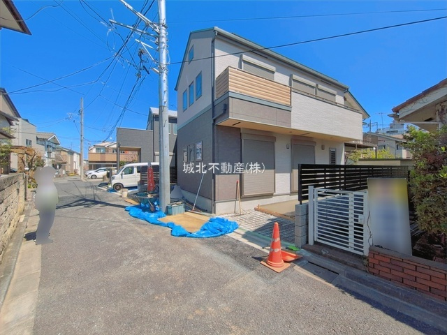 練馬区南田中5丁目 全2棟 B号棟の前面道路含む現地写真