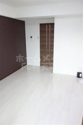 【居間・リビング】 | ラグゼドーム前II | 居間です