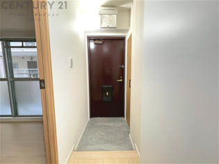 玄関収納付きの玄関です　家族皆様の履物をしっかり収納できます