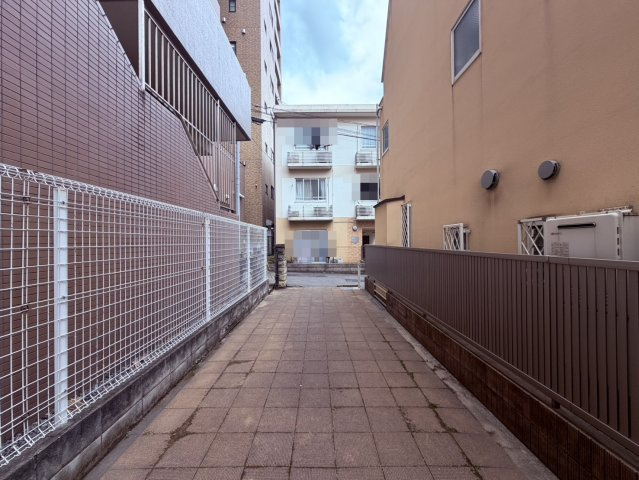 【外観】 | 北区滝野川６丁目　建築条件付き売地 | 【南東側】プライバシーも確保しやすい立地で安心です！