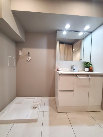 三郷スカイマンションの洗面所|使いやすい洗面所です