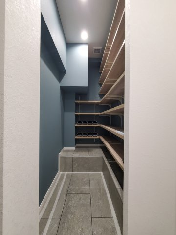 三郷スカイマンションの玄関|シューズインクローク