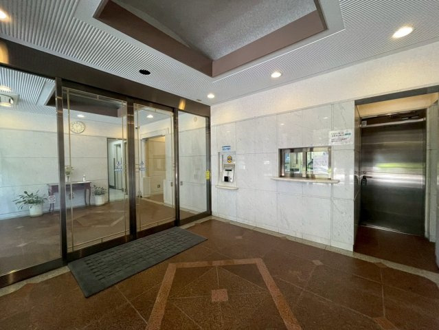 シーアイマンション根津弥生坂のロビー