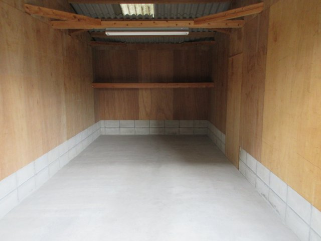 松本ガレージの内装