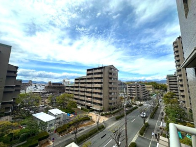 【展望】 | ジオ緑地公園一番館 | 西側バルコニーからの眺望！近隣に大きな建物が無いので開放的な空間を楽しめます。