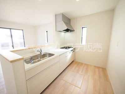 【キッチン】 | 奈良市杏町の新築一戸建 全２区画 | 現地写真（A３－２号地キッチン）人気の対面キッチン♪