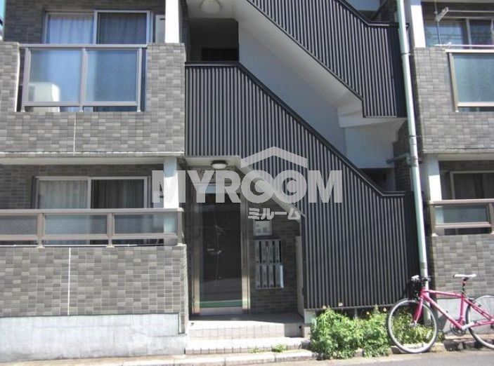 メゾンユニソール神楽坂のエントランス|エントランス☆