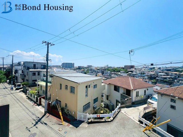 「リフォーム済」「堀込ガレージ」 東朝霧丘 築40年の前面道路含む現地写真