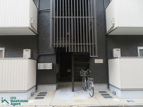 REGIA壬生下溝のエントランス