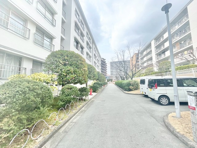 【駐車場】 | 千里竹見台団地A4棟 | エイブルだけの嬉しいサービス、ご用意しております。詳細は、お気軽に当社までお問合せ下さいませ！