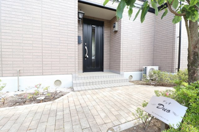 デュオ　C 棟のエントランス