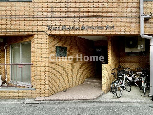 ライオンズマンション新小岩第5のエントランス|【エントランス】マンションのエントランスは、その物件の印象を決める、顔とも言える場所です。毎日通る場所ですからきれいなのが一番です。