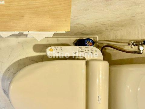 ライオンズマンション新小岩第5の内装|【ウォシュレット】清潔に使いたいお手洗いには最適な設備です。もちろんウォームレットも標準装備です。