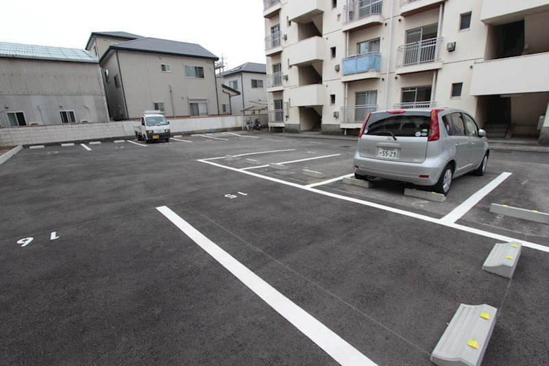 浦里第一マンションの駐車場