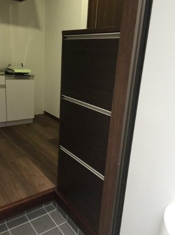 プレオネの玄関