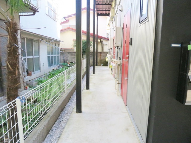 Ｆ－ｓｔｙｌｅ十条のロビー|お部屋へ通路です！