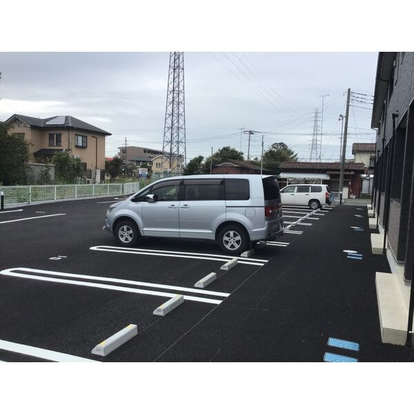wisteria II(ウィステリアII)の駐車場