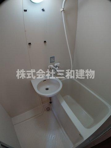 ホワイトヒルの浴室