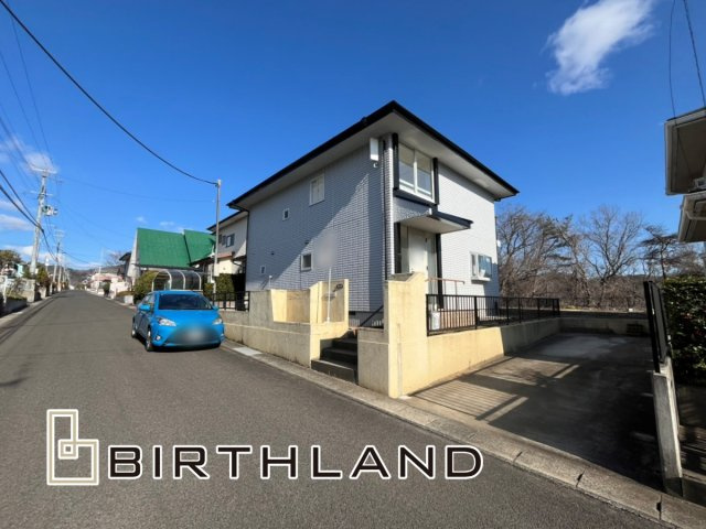 福島市南向台1丁目　中古戸建の外観|駐車スペースは縦列2台可能です！（車種による）