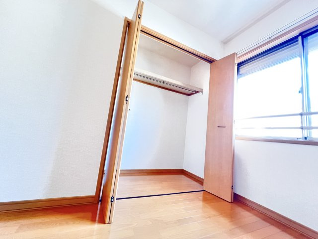 Royal Garden 400&16 の収納|※別部屋参考写真