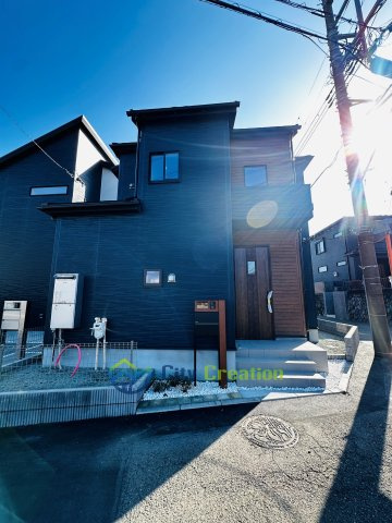 【成約御礼】藤沢市羽鳥５丁目 ２号棟の前面道路含む現地写真