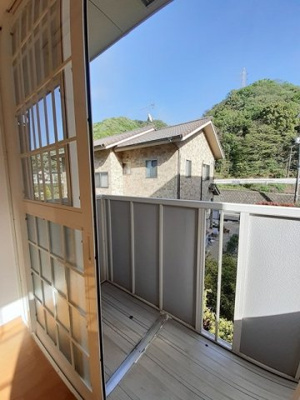 【バルコニー】 | パルシード明神 | バルコニーからの眺めを楽しみながら食事をしませんか