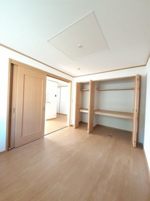 【内装】 | パルシード明神 | 明るい色調の室内です