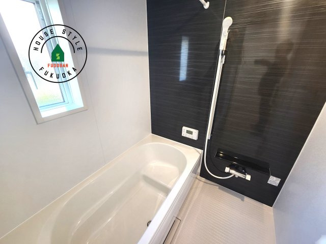 福岡市早良区有田2丁目第7-4棟（3号棟）の浴室|浴室は一日の疲れを癒す場所だから、家族みんながゆったりできる快適設計。追い炊き機能付きオートバス。安定した温度で、いつでも快適に入浴できます。