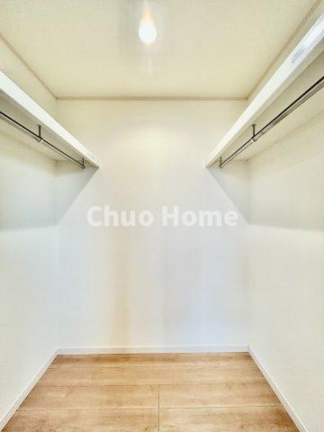 江戸川区北小岩6丁目中古住宅の収納|ウォークインクローゼット