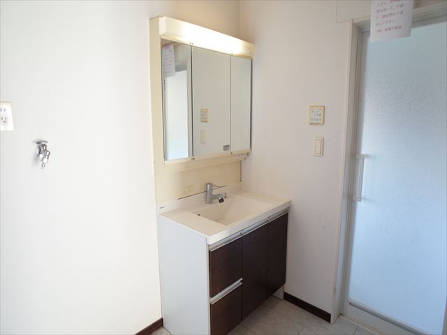 小川町みどりが丘1-9-13　中古戸建の独立洗面台