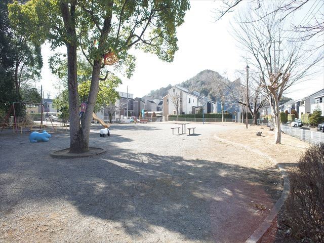 小川町みどりが丘1-9-13　中古戸建の周辺|芹沢公園まで徒歩1分！