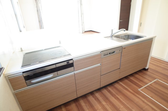 小川町みどりが丘1-9-13　中古戸建のキッチン|フルオープンカウンターキッチン