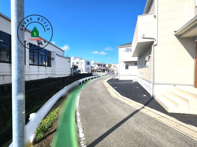 福岡市早良区有田2丁目第7-4棟（4号棟）の前面道路含む現地写真|前面道路です。

