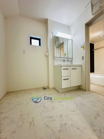 藤沢市大鋸2期　新築一戸建ての独立洗面台