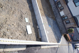 【前面道路含む現地写真】 | 境界ブロック