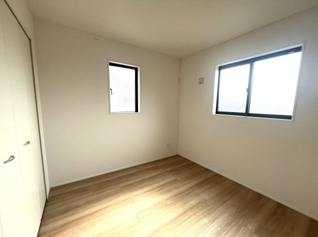 青葉区荏田西 新築分譲住宅の洋室