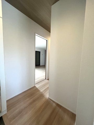 青葉区荏田西 新築分譲住宅の玄関