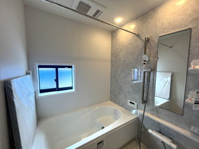 青葉区荏田西 新築分譲住宅の浴室